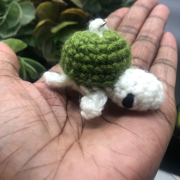 Hand Crochet  Mini Sea Turtle  Amigurumi Keychain - Picture 11 of 13